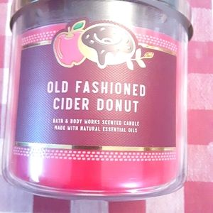Old Fashioned cider donut 3 wick